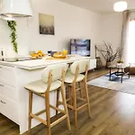 Guest house La Coloc Du 40: Premium Shared Living Near Geneva 3*