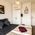 Guest house La Coloc Du 40: Premium Shared Living Near Geneva 3*