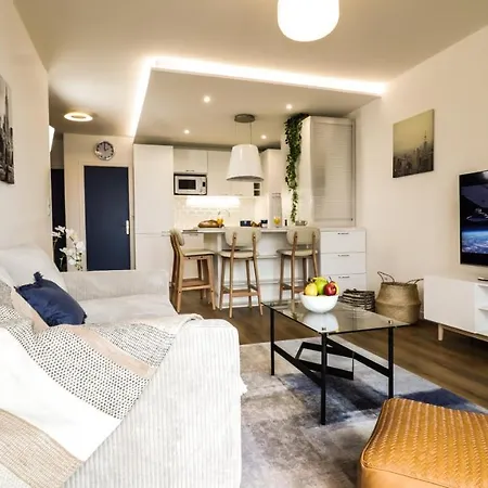 Guest house La Coloc Du 40: Premium Shared Living Near Geneva 3*